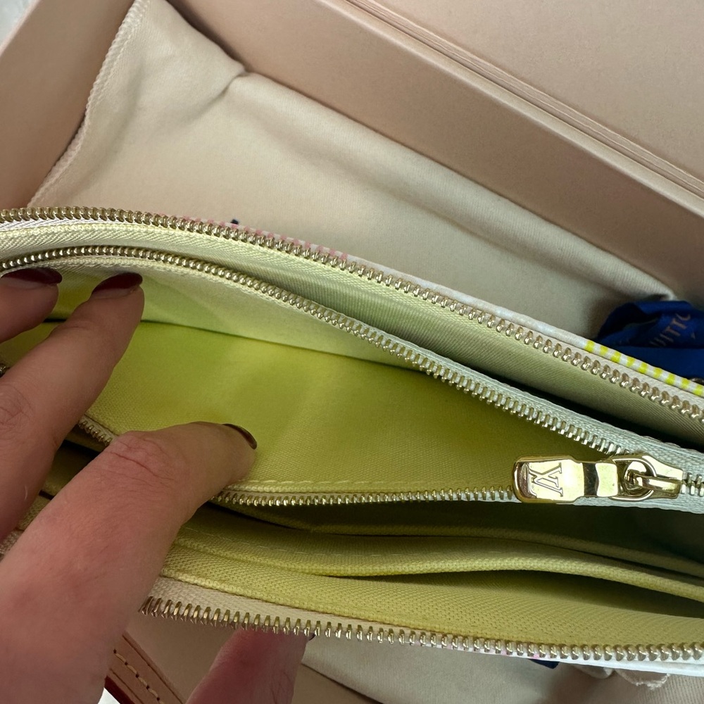 Limited edition Louis Vuitton pochette accessories - Picture 6 of 7